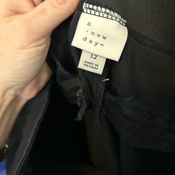 A new day pants - Picture 3 of 3
